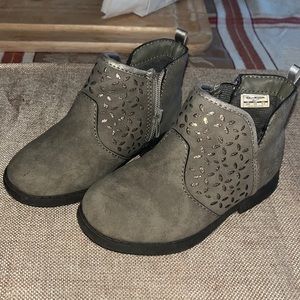 Grey/brown ankle boots
